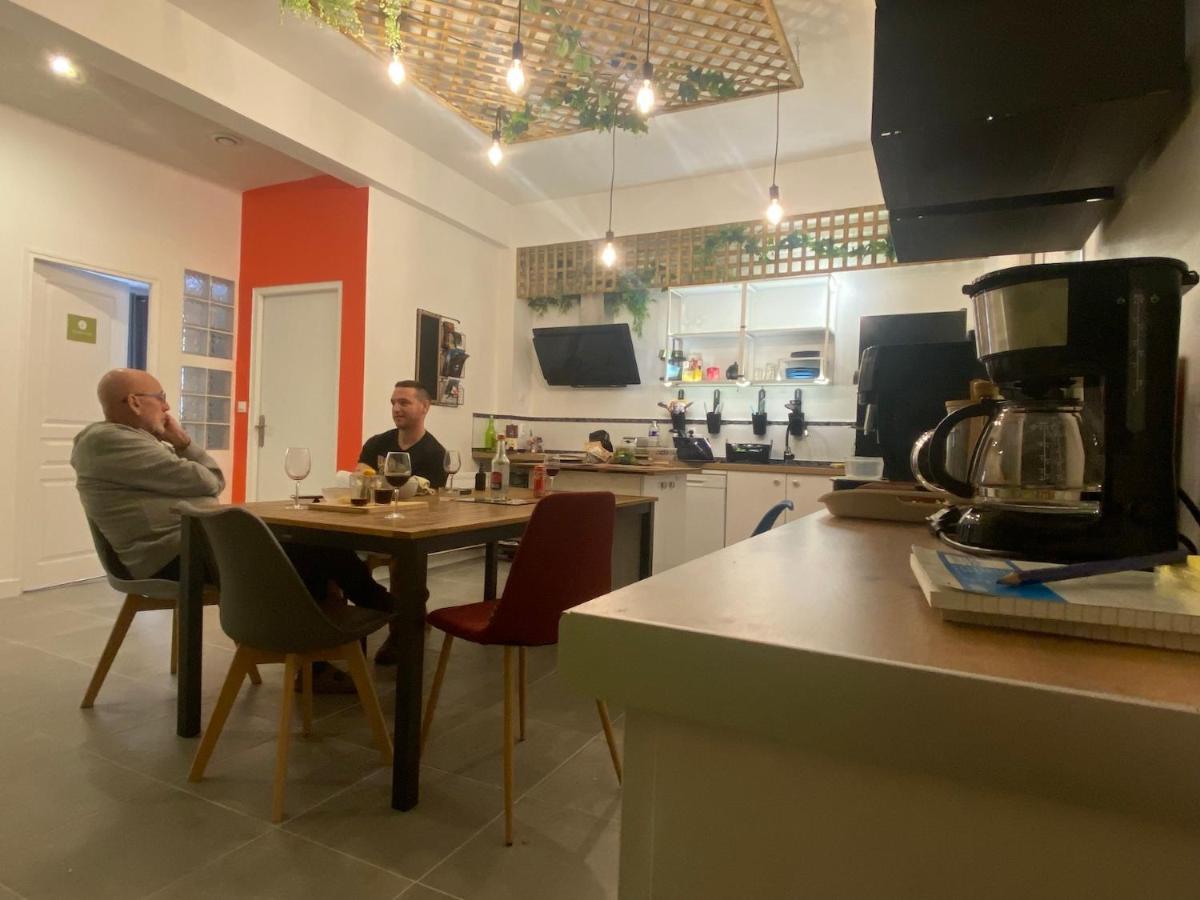 La Maison D'Angelique - Colocation Hoteliere A 150M Gare Tgv- Grande Cuisine Equipee & Salon - Fibre - Netflix Niort Zewnętrze zdjęcie