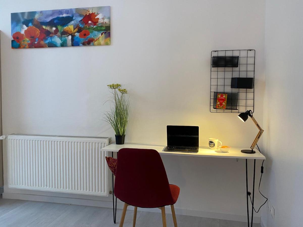 La Maison D'Angelique - Colocation Hoteliere A 150M Gare Tgv- Grande Cuisine Equipee & Salon - Fibre - Netflix Niort Zewnętrze zdjęcie