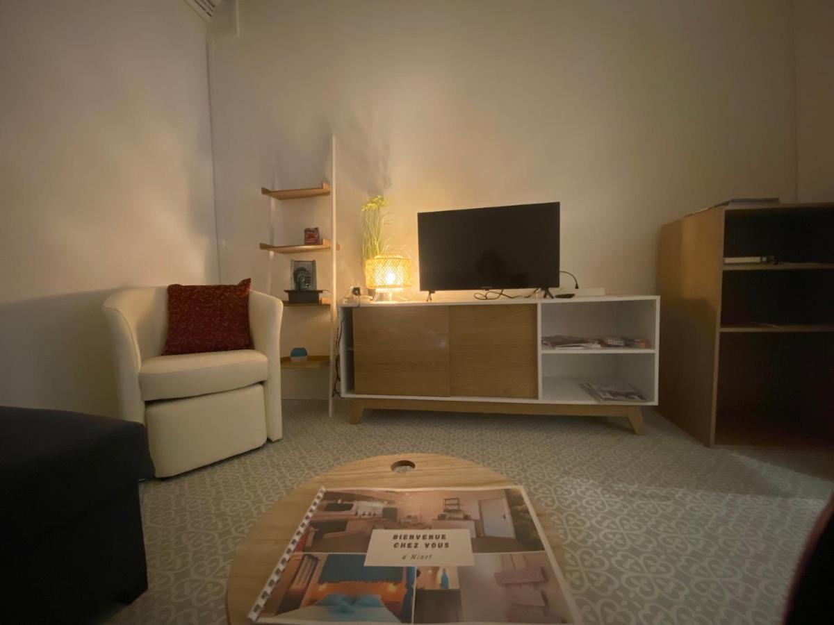 La Maison D'Angelique - Colocation Hoteliere A 150M Gare Tgv- Grande Cuisine Equipee & Salon - Fibre - Netflix Niort Zewnętrze zdjęcie